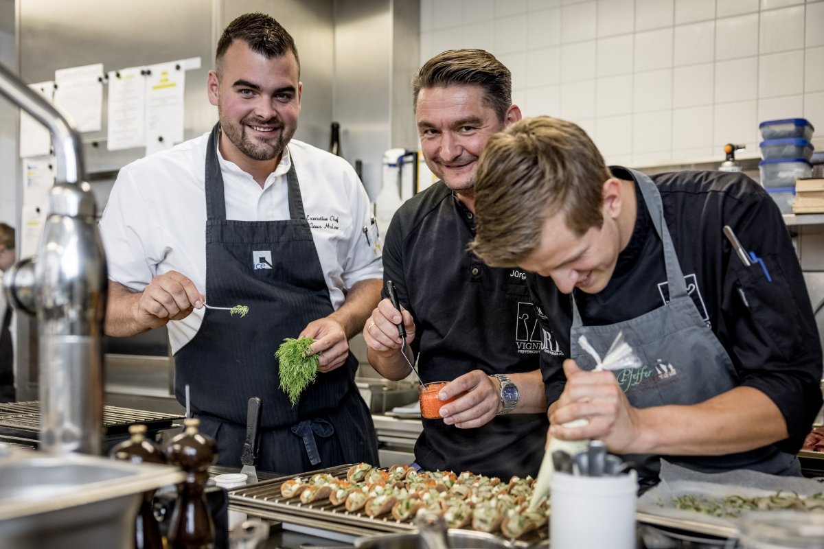 ice Q chef Klaus Holzer and star chef Jürgen Vigne in Sölden