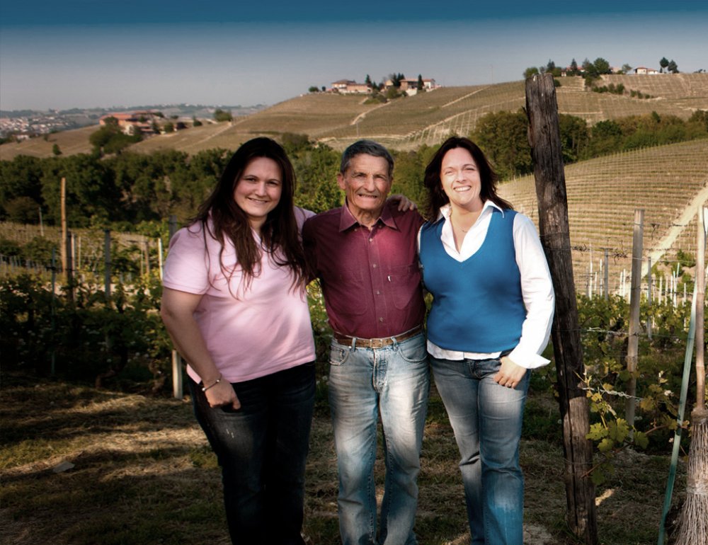 Renato Cigluiti and his daughters